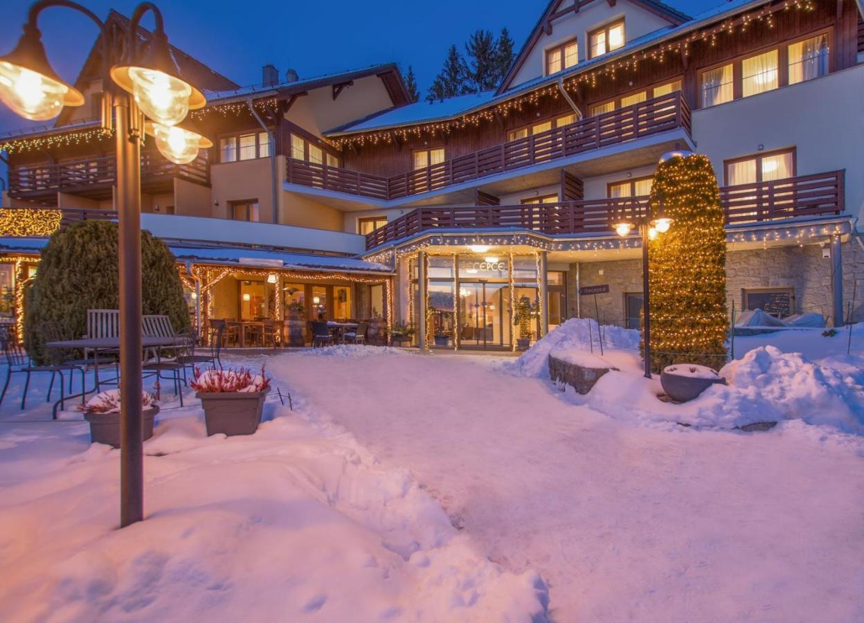 Hotel Slunecna Louka Lipno nad Vltavou Exteriör bild