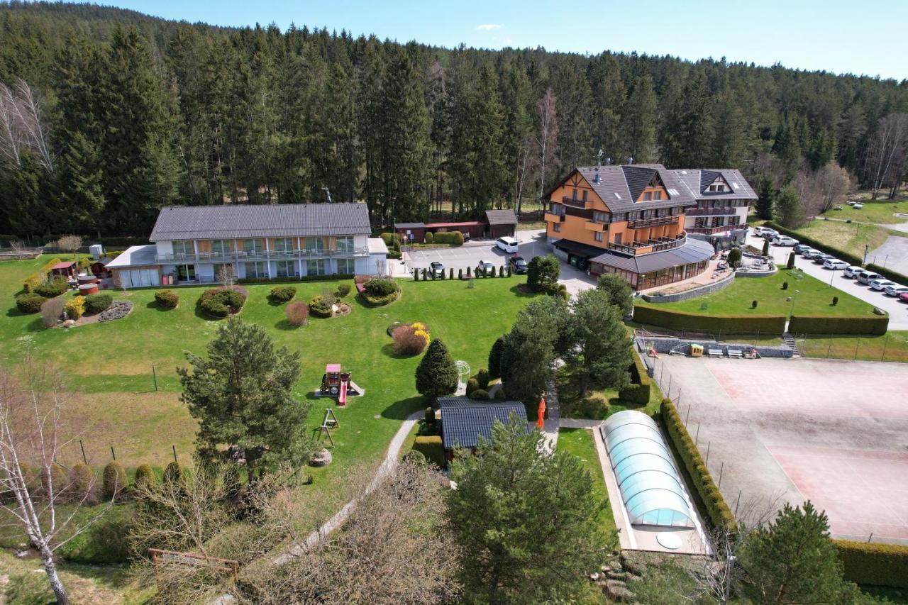 Hotel Slunecna Louka Lipno nad Vltavou Exteriör bild
