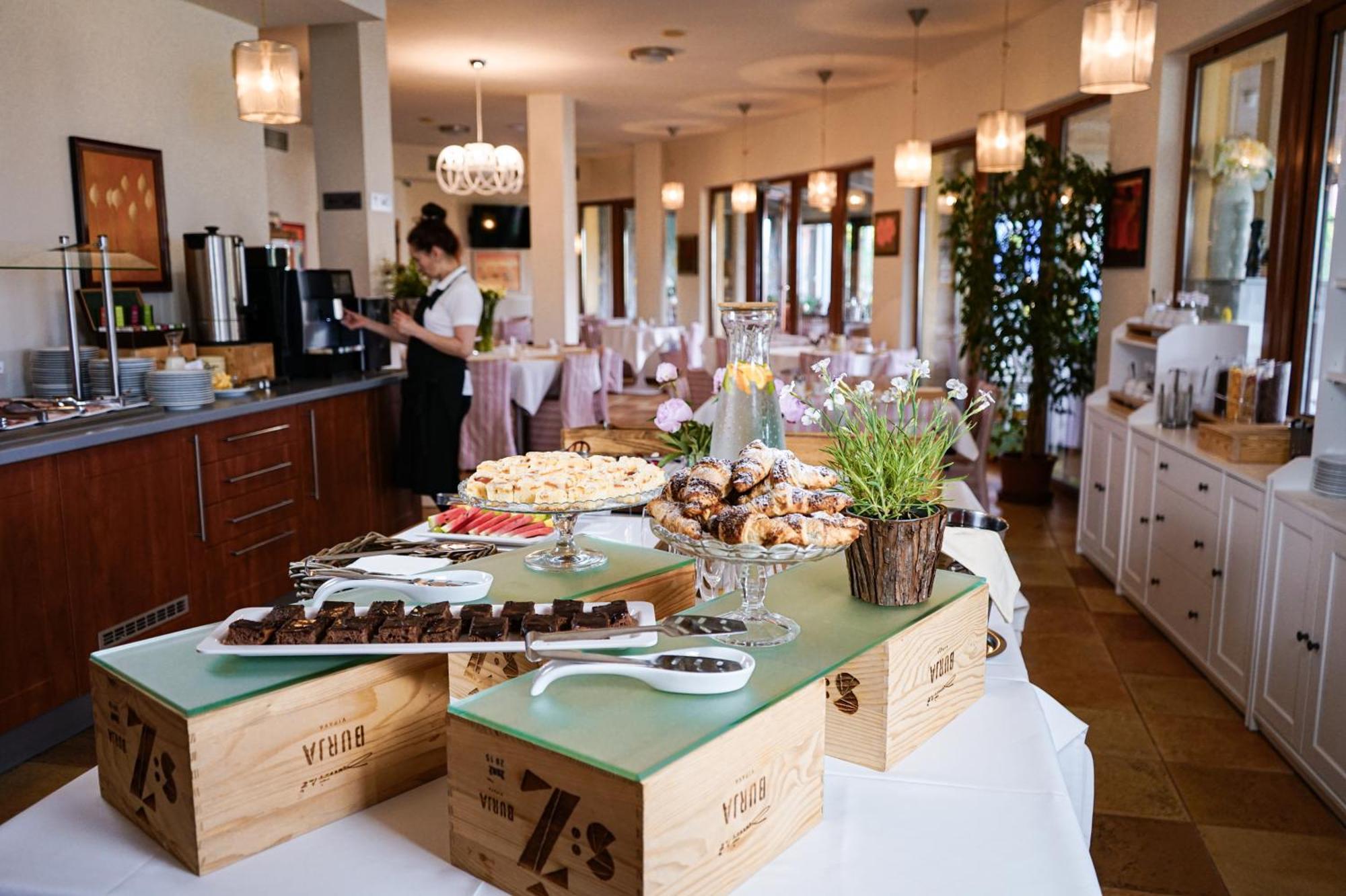 Hotel Slunecna Louka Lipno nad Vltavou Exteriör bild
